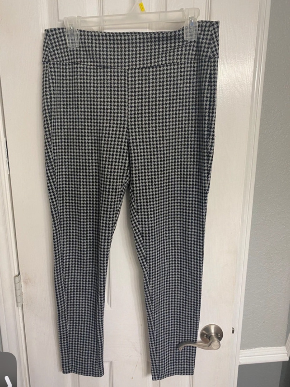 Houndstooth Ponte Knit Ankle Pants - Black & White